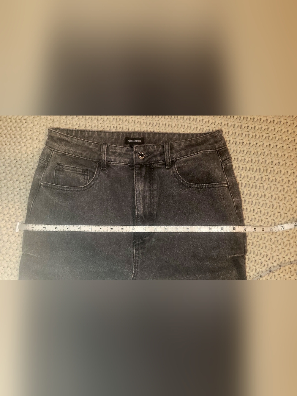 NWT PrettyLittleThing Washed Grey Denim Jeans - Picture 7 of 8
